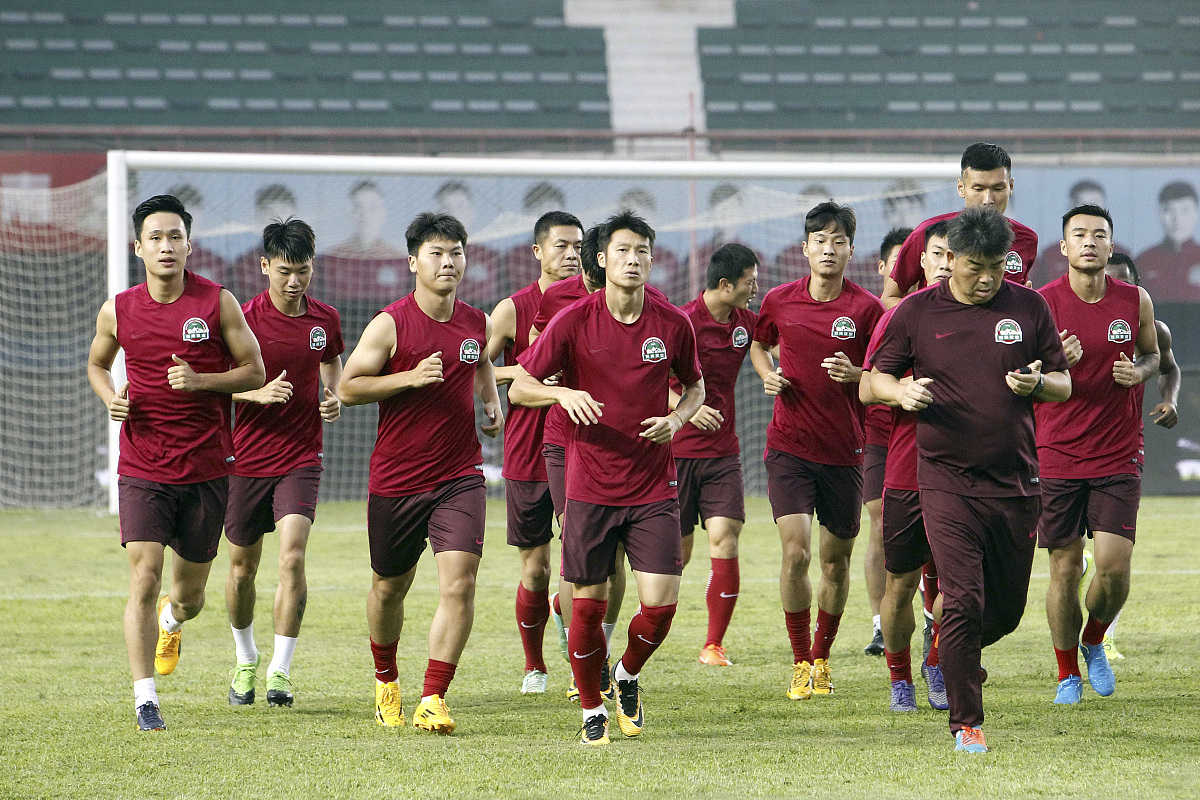 关于建业客场不敌申花，球队陷入保级压力的信息