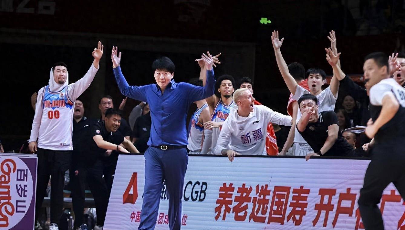 包含西北球队勇夺关键胜利，雄心勃发的词条